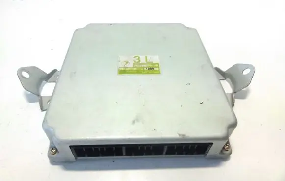 Subaru Legacy Engine control unit/module 22611AG182 A18000D8P 1X09