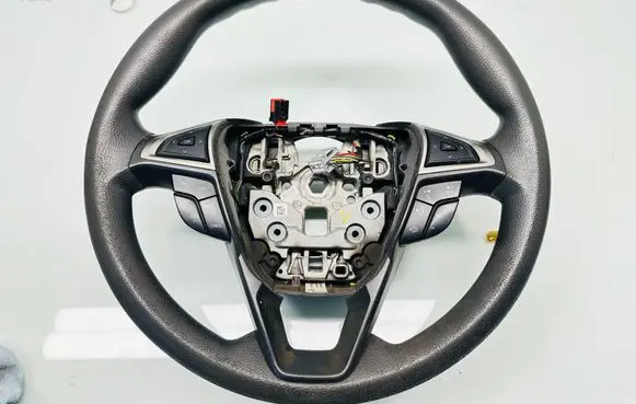Ford Fusion II Steering wheel