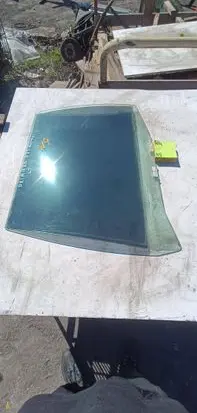 Nissan Primera Rear door window glass 1212123