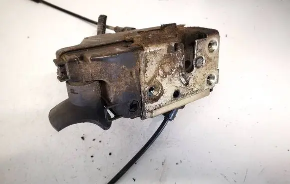 Nissan Primera Front door lock 
