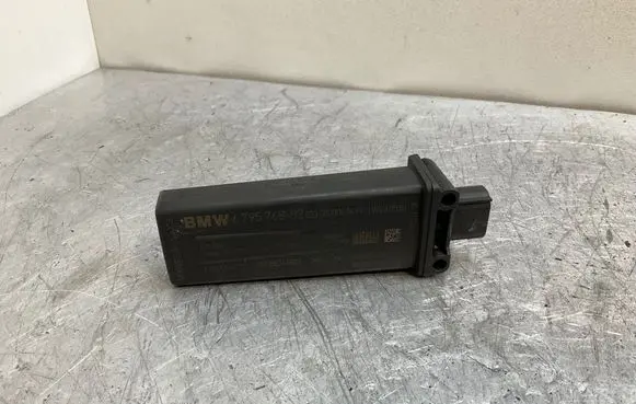 BMW 3 E90 E91 Tire pressure control unit 6795768 TSSSG4G5 002BE00001