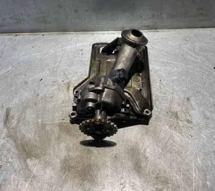 Mercedes-Benz E W124 Oil pump 6021810001