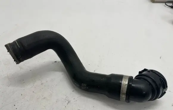 Opel Insignia B Engine coolant pipe/hose 39087121