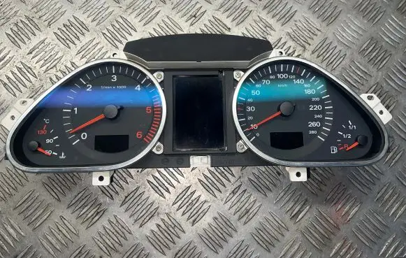 Audi A6 S6 C6 4F Speedometer (instrument cluster) 5540007312