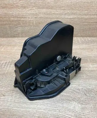 BMW X3 E83 Front door lock 7167074 BTRSE