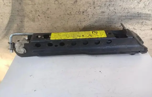 Audi A6 S6 C4 4A Lift Jack 4A0011031B