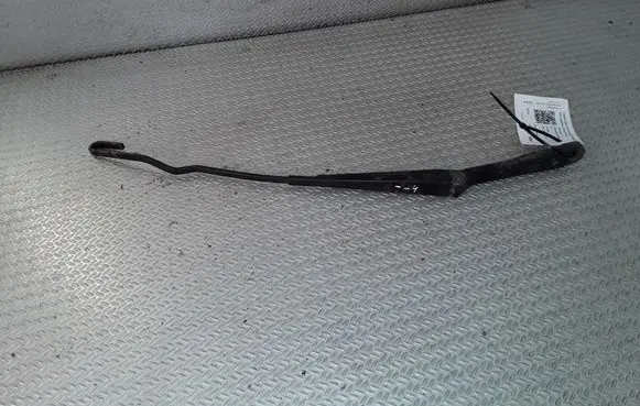 Front wiper blade arm