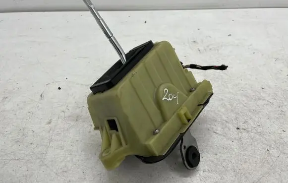 Mercedes-Benz C W204 Gear shifter/selector A2042677524