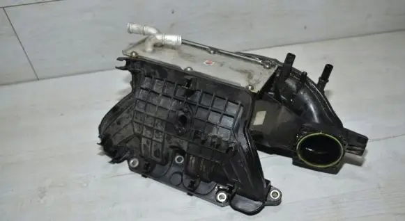 Volkswagen Scirocco Intake manifold 03C129711AK 03F145749CCAXCAXA