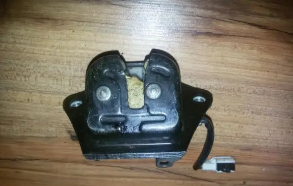 Nissan Almera Tailgate/trunk/boot lock/catch/latch