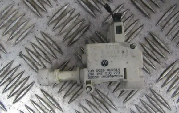 Volkswagen Golf V Central locking motor 1k6810773 3b0959702a