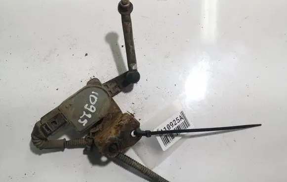 Skoda Superb B6 (3T) Front height sensor lever 4B0973712