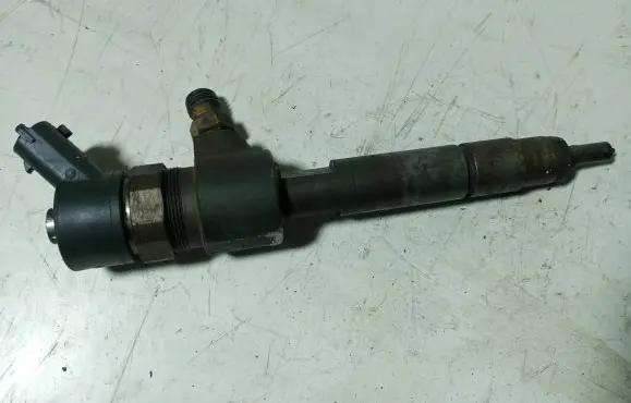 Opel Zafira B Fuel injector 0445110276