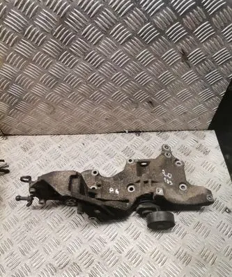 Volkswagen PASSAT B6 Generator/alternator bracket 