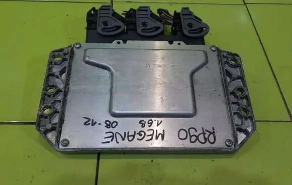Renault Megane III Engine control unit/module V29009794A RP90