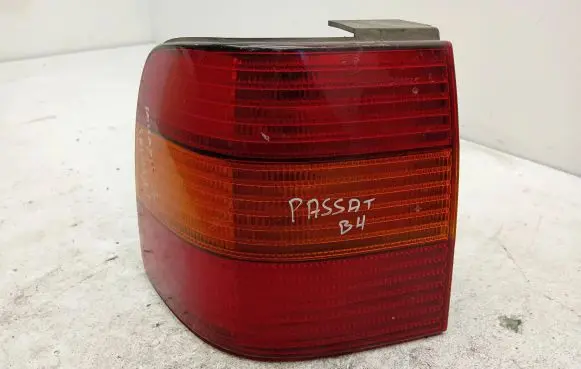 Volkswagen PASSAT B4 Rear/tail lights 3A5945257