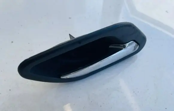 BMW 5 E39 Rear door interior handle 8226050