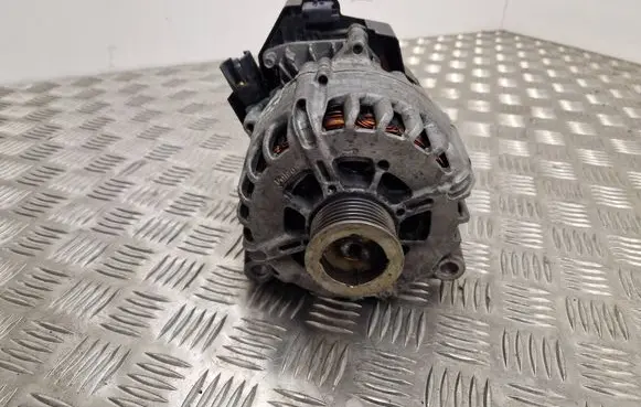 Citroen DS5 Generator/alternator 9826550280 0332806 2719953A