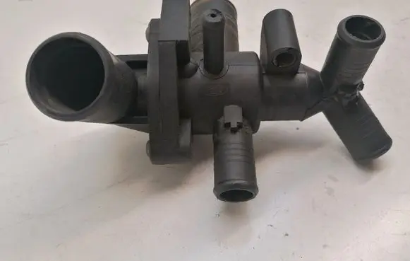 Ford Transit Thermostat housing 6C1Q8A586BG 1C1Q8594BA