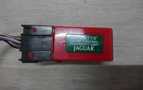 Jaguar XJ X40 Cruise control relay DBC3775