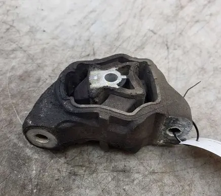Volvo V60 Engine mount bracket 8070M18