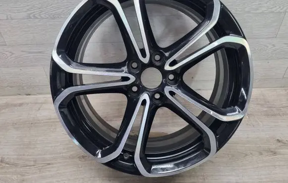 Opel Adam R18 alloy rim 13445890