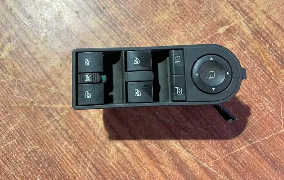 Opel Astra H Electric window control switch 13228699