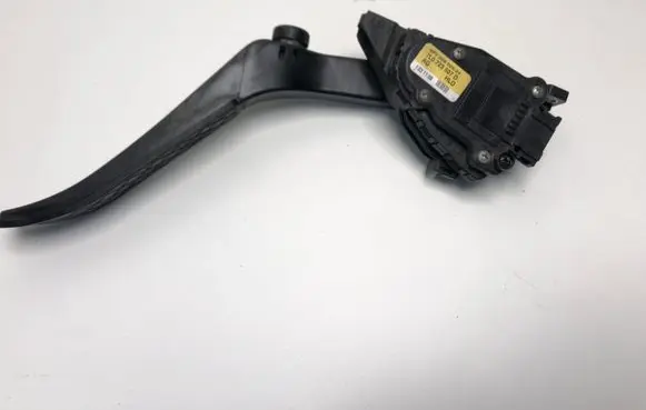 Audi Q7 4L Accelerator throttle pedal 7L0723507D