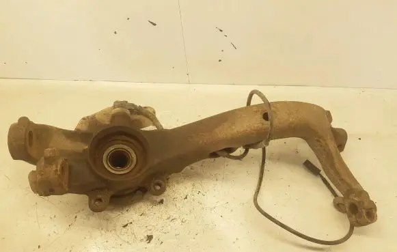Audi A4 S4 B5 8D Front wheel hub spindle knuckle 8D0407258