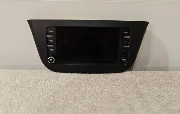 Iveco Daily 6th gen Radio/CD/DVD/GPS head unit 5801727206 P7E0143AH