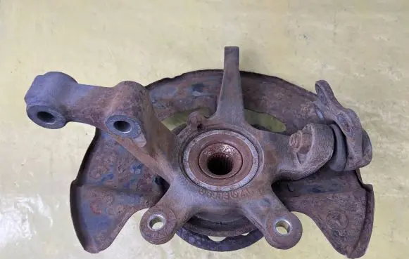 Mercedes-Benz A W169 Front wheel hub spindle knuckle A1693300520 A1693300720 6903