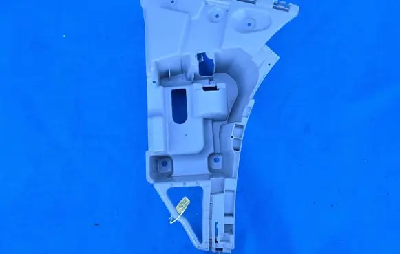 BMW X2 F39 Rear bumper mounting bracket 8069142