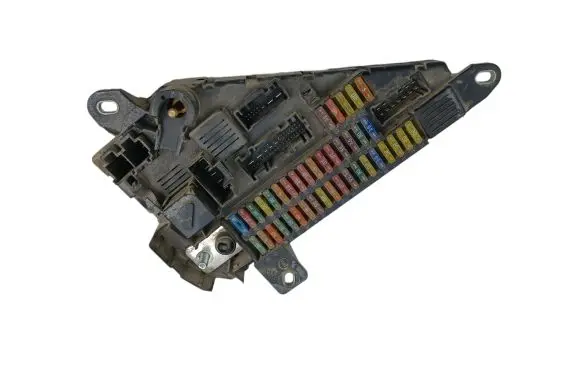 BMW 5 E60 E61 Fuse module 690619