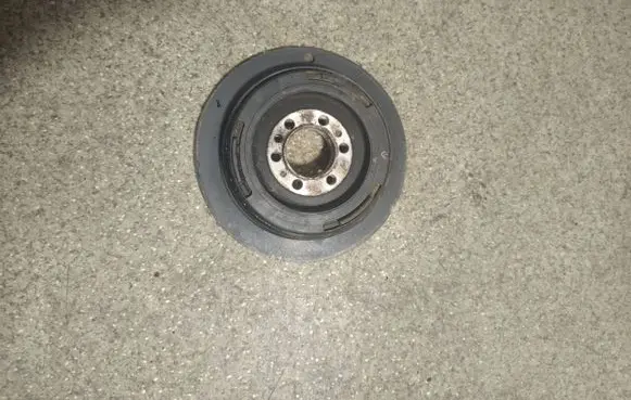 BMW 5 E39 Crankshaft pulley 2246511