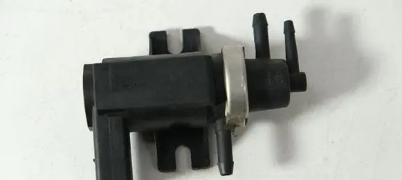 Audi A3 S3 8V Turbo solenoid valve 1J090627