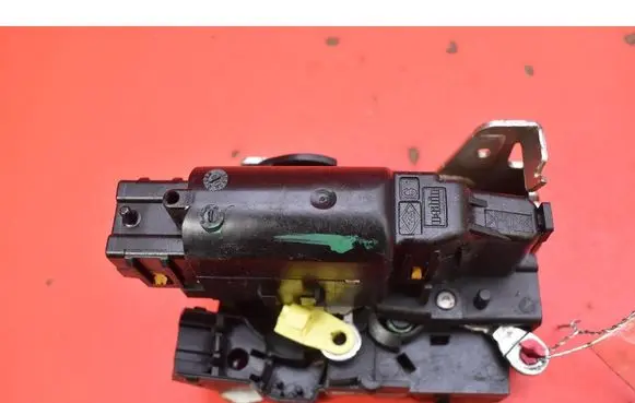 Dacia Dokker Rear door lock 