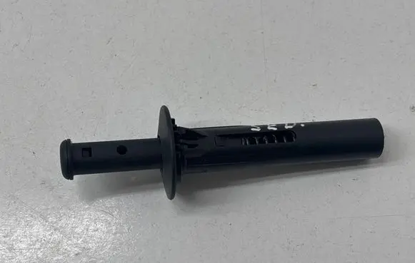 Volkswagen Jetta VII Seat back rest lock catch 