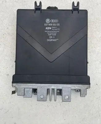 Audi 80 90 S2 B4 Engine control unit/module 037906022EE 5WP4058