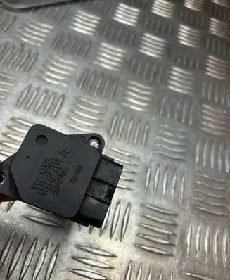 Toyota Avensis T250 Mass air flow meter 2220430010 1974002110