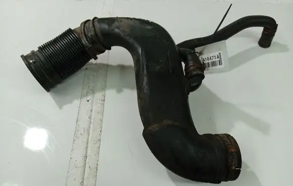 Opel Zafira B Air intake hose/pipe 55561910