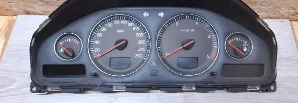Volvo S60 Speedometer (instrument cluster) 30746102 8602885 69594700T