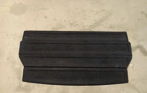 Parcel shelf