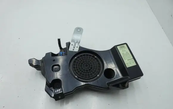 Audi A3 S3 8P Subwoofer speaker 8P4035382E 0180