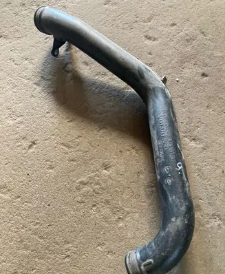 Volvo S60 Turbo air intake inlet pipe/hose 30636784 6G9N6C646BB