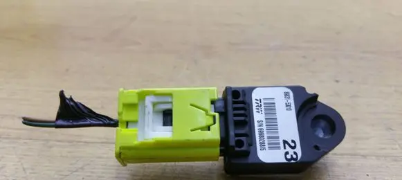 Lexus IS 220D-250-350 Airbag deployment crash/impact sensor 8983153010