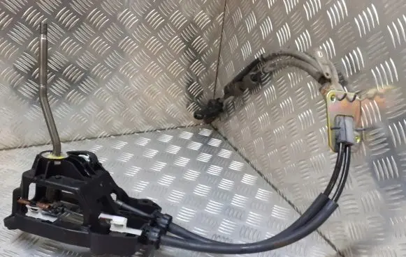 Toyota Avensis T250 Gear selector/shifter in gearbox BRAK