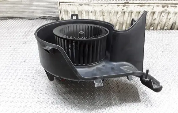 Opel Vectra C Heater fan/blower 985852T
