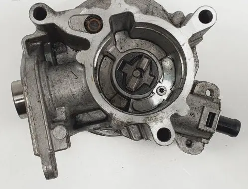 Audi A5 8T 8F Vacuum pump 06J145100C