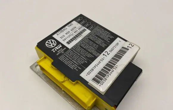 Volkswagen PASSAT B6 Airbag control unit/module 3C0909605M