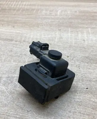 Ford Focus Turbo solenoid valve 96FB9C915